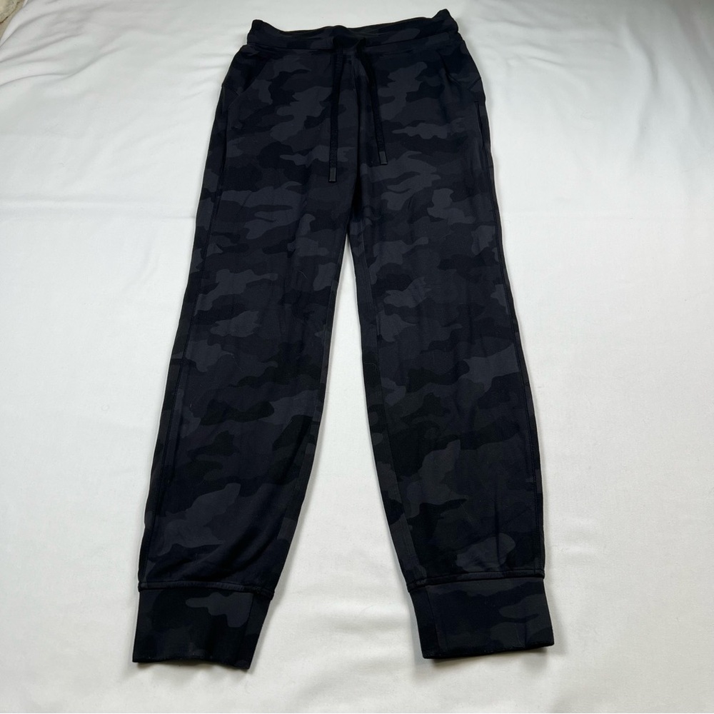 Lululemon Ready to Rulu Jogger 29"
Heritage 365 Camo Deep Coal Multi Size 4
